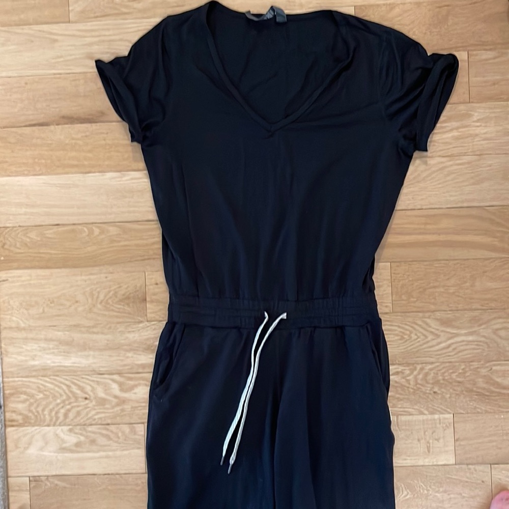 Vuori All Day Jumpsuit, Size S